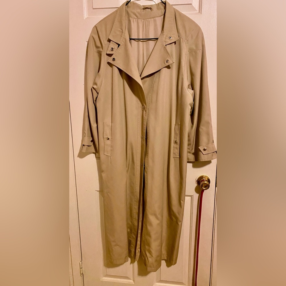 Tan Trench Coat Timeless Style and Elegance